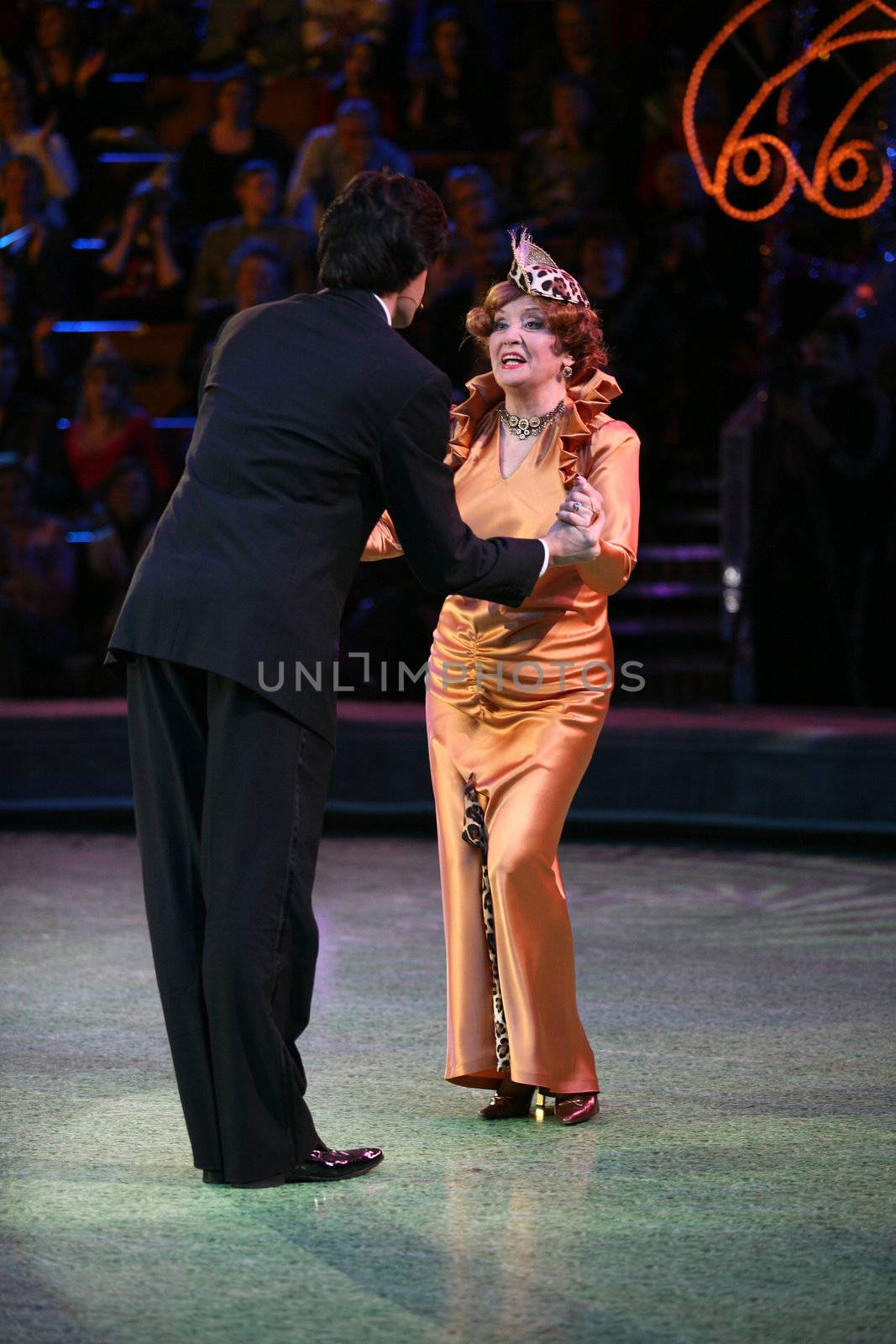 Nikolay Tsiskaridze and Tatyana Shmyga on a circus ring