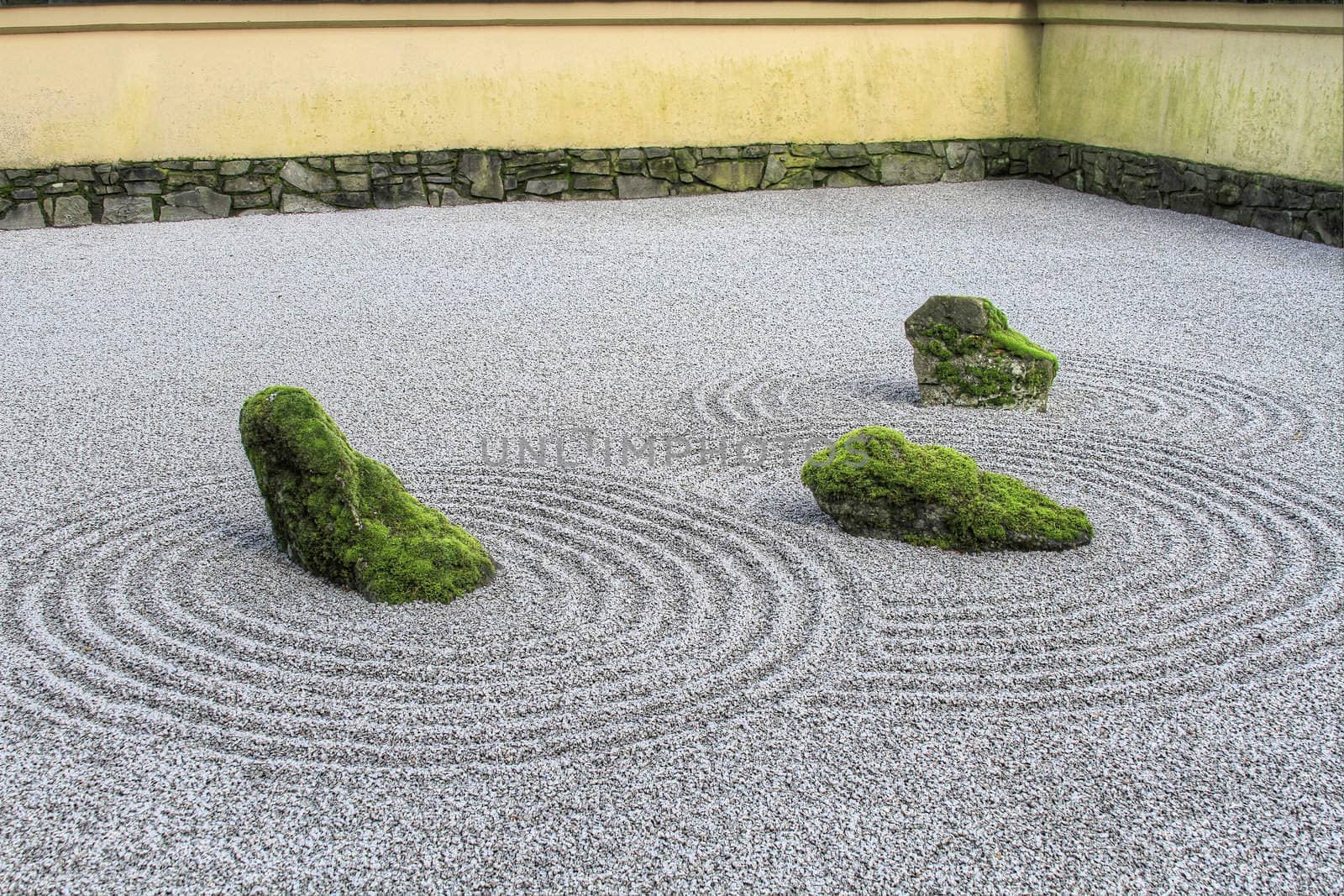 Japanese Zen Sand Garden by Davidgn