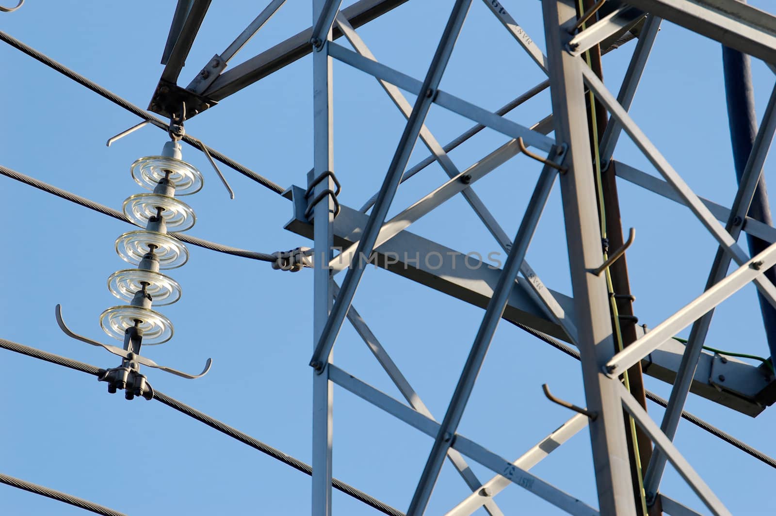 Power mast fixture and a part of the mast seen from side.
