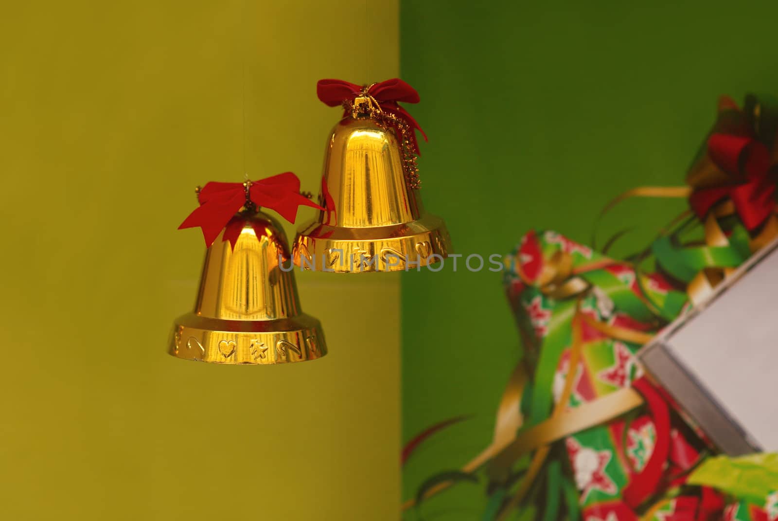 Photo of the New Year's decorative handbells located in a show-window
