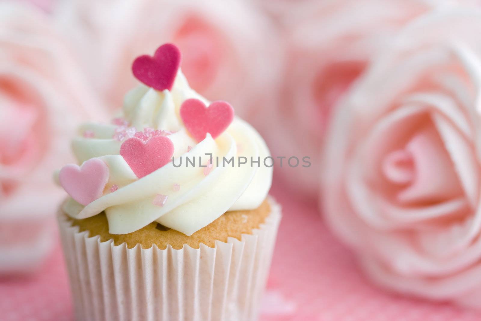 Valentine cupcake by RuthBlack