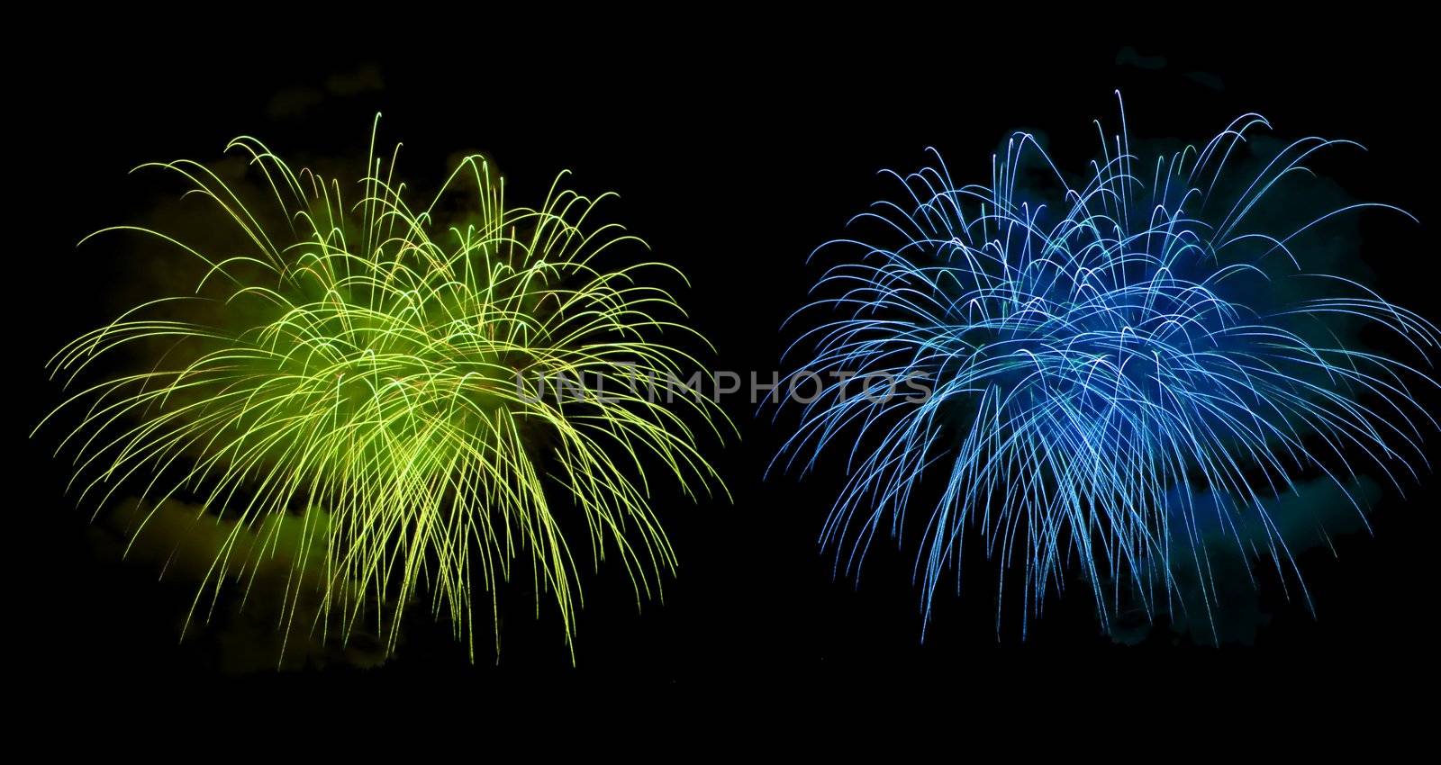 Fireworks Lighting up the Sky by werg