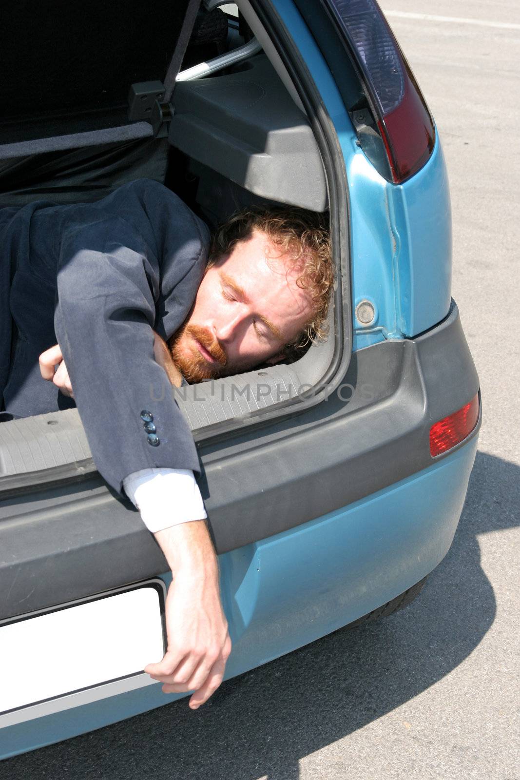 Dead man in car boot