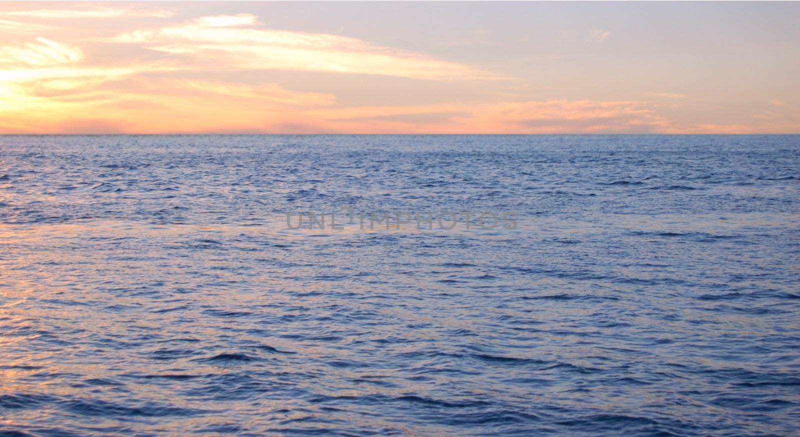 ocean's sunset by mettus