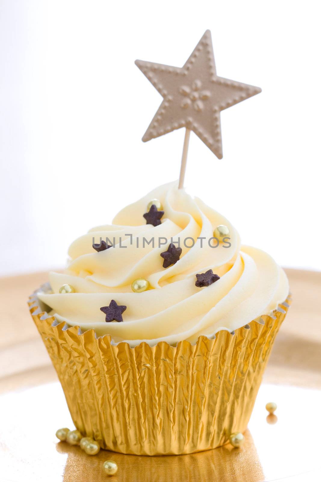 Golden cupcake by RuthBlack