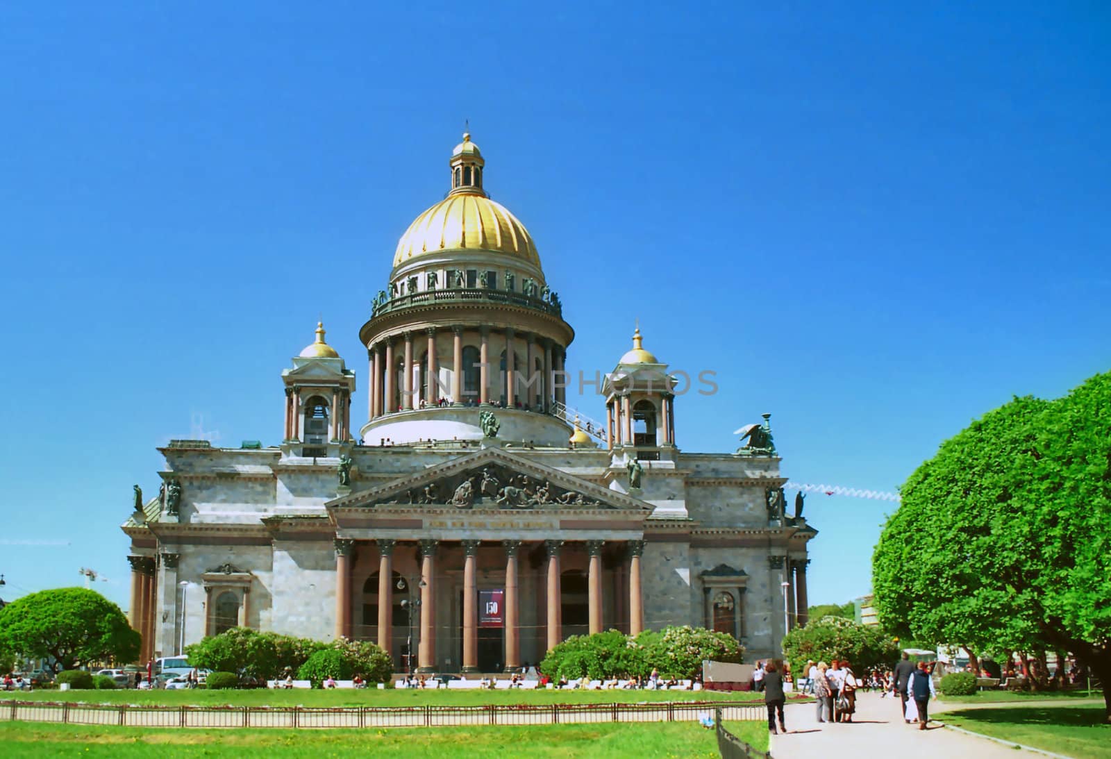 Isaac's Cathedral in Saint Petersburg in front