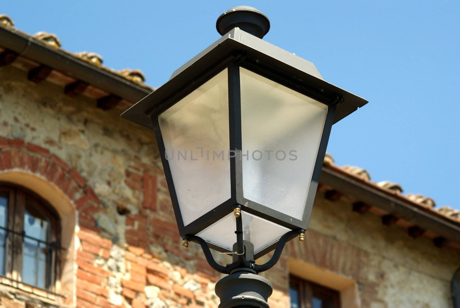 Image of an antique lamp in Italy 