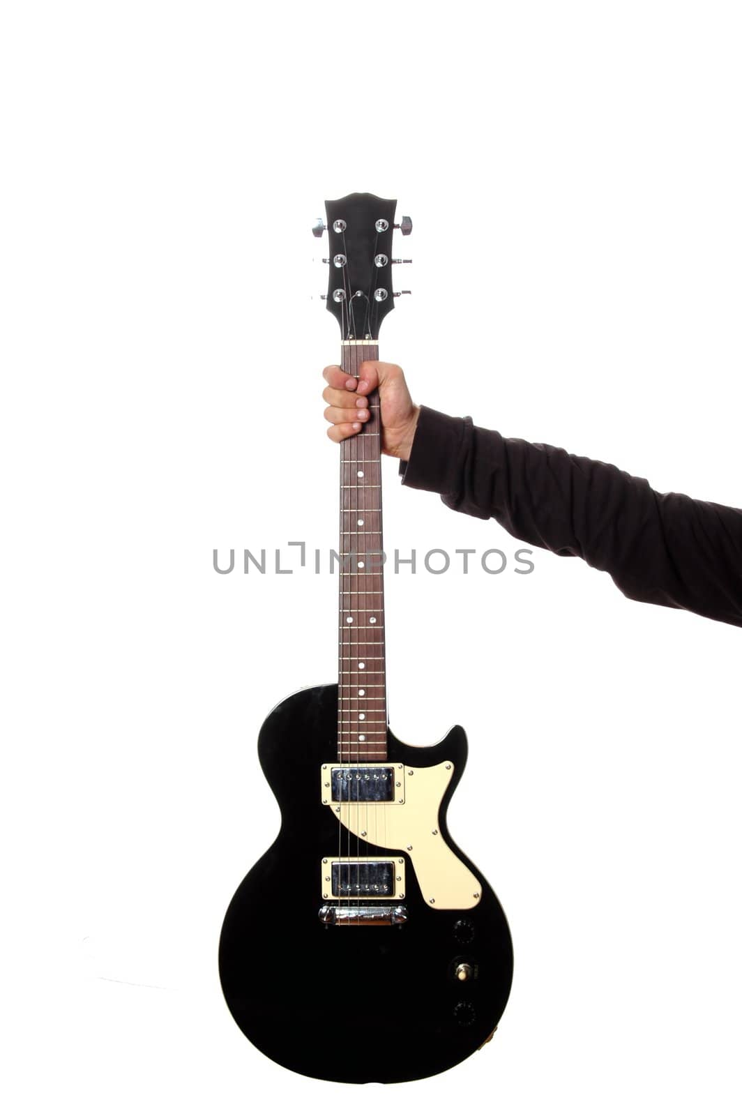 hand with guitar by raalves