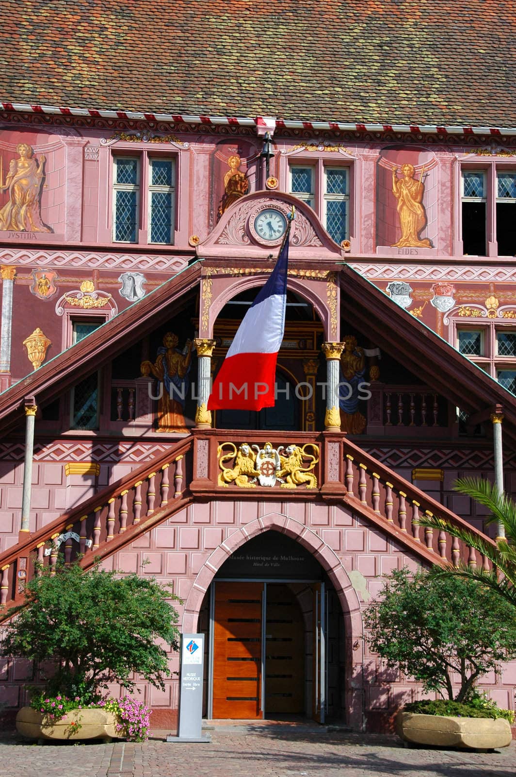 Official building with french flag by raalves