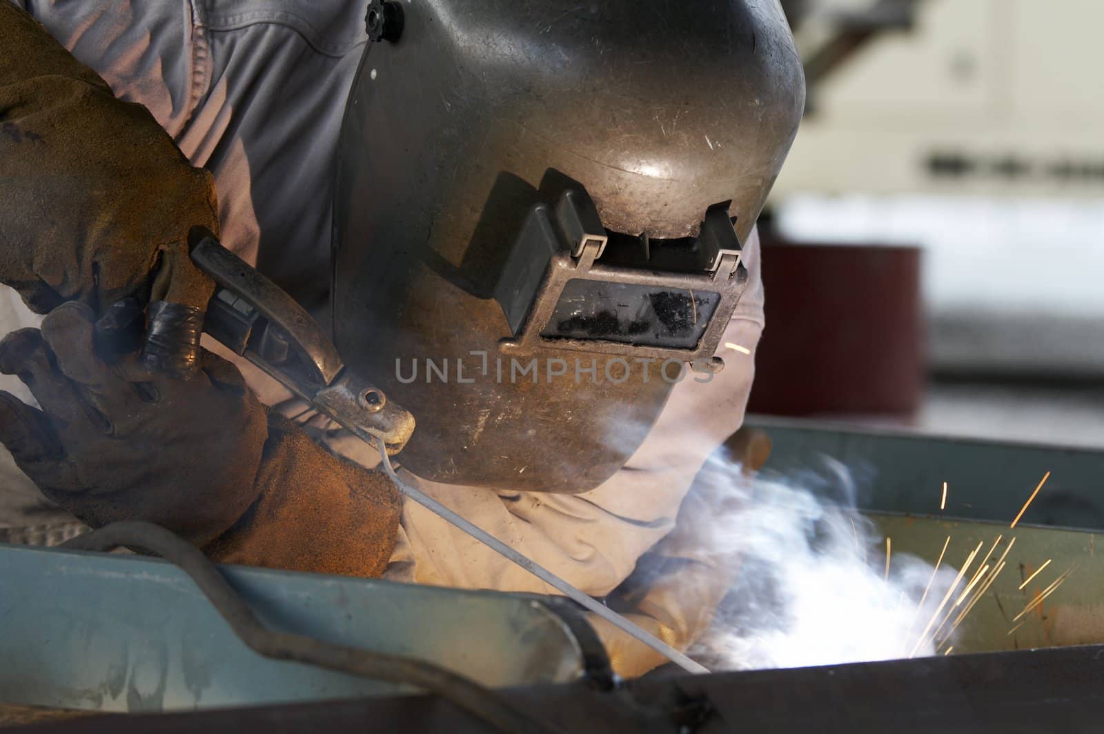 welding close by gjdisplay