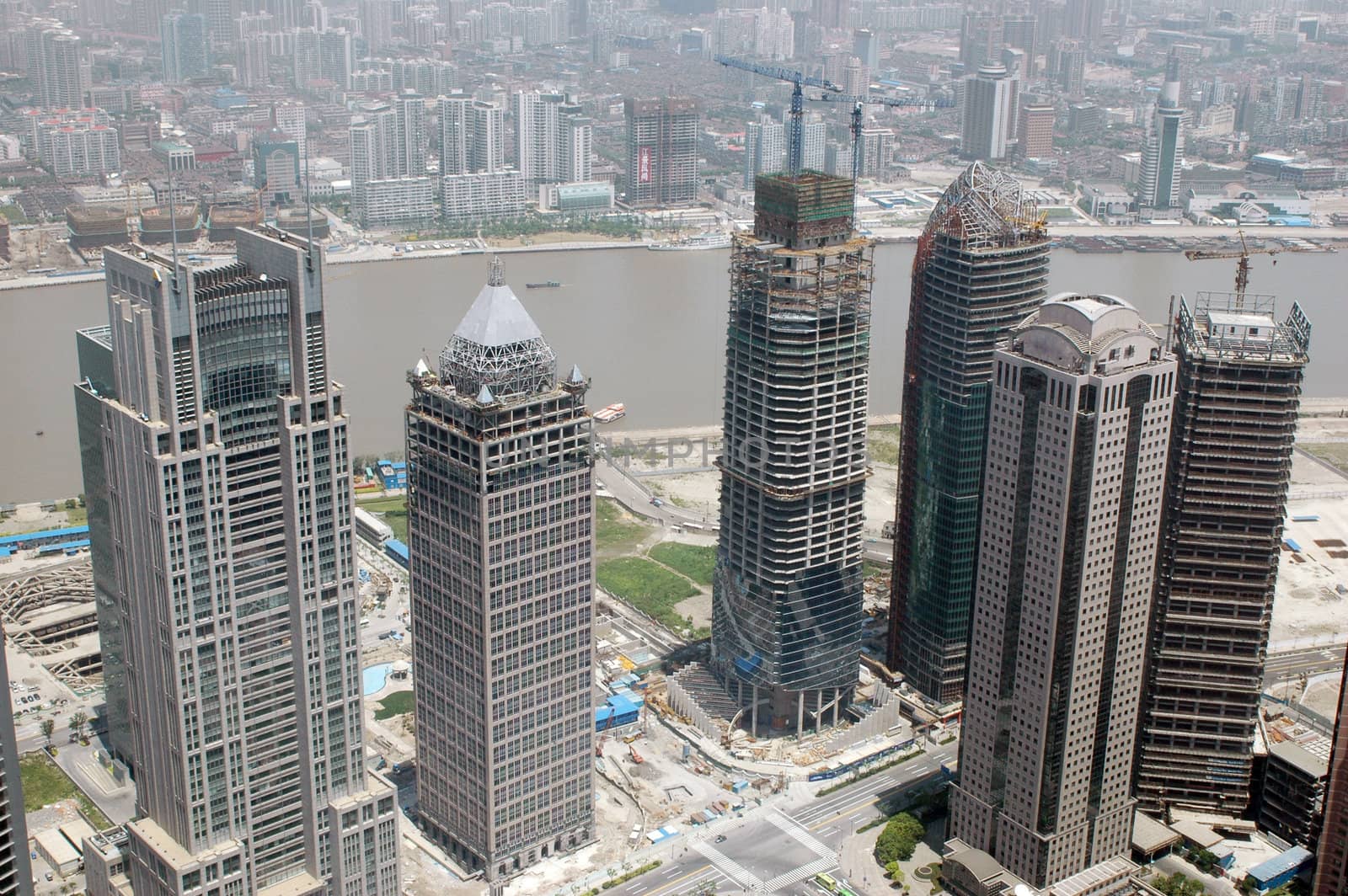Skyscrapers in Shanghai by bartekchiny