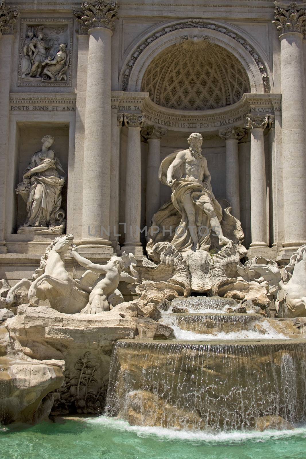 Fountain de Trevi by alex_garaev