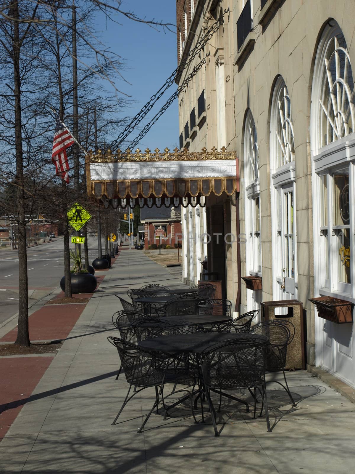 Outside seating at a hotel in the southerm United States