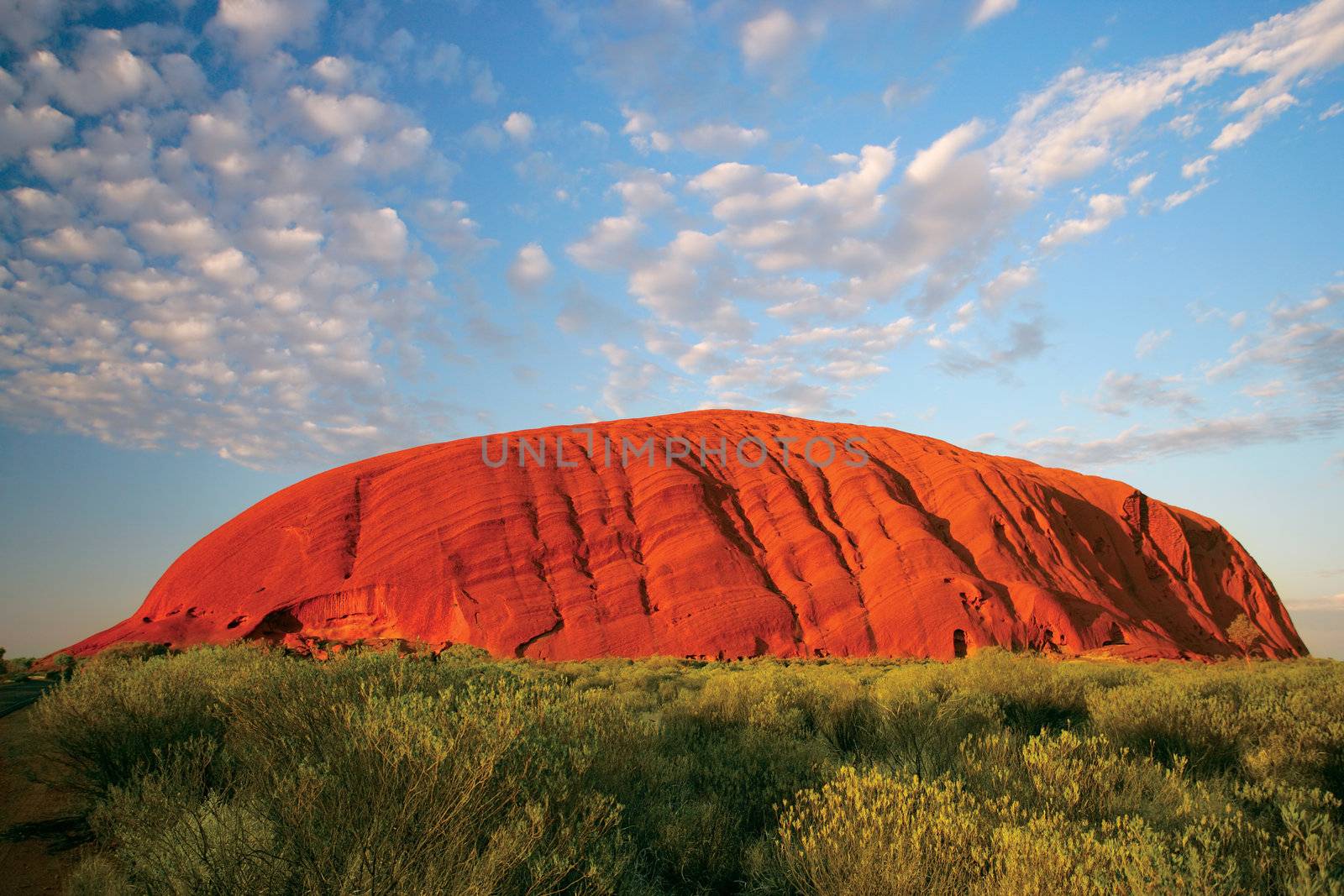 Uluru (Ayers Rock) by sumners
