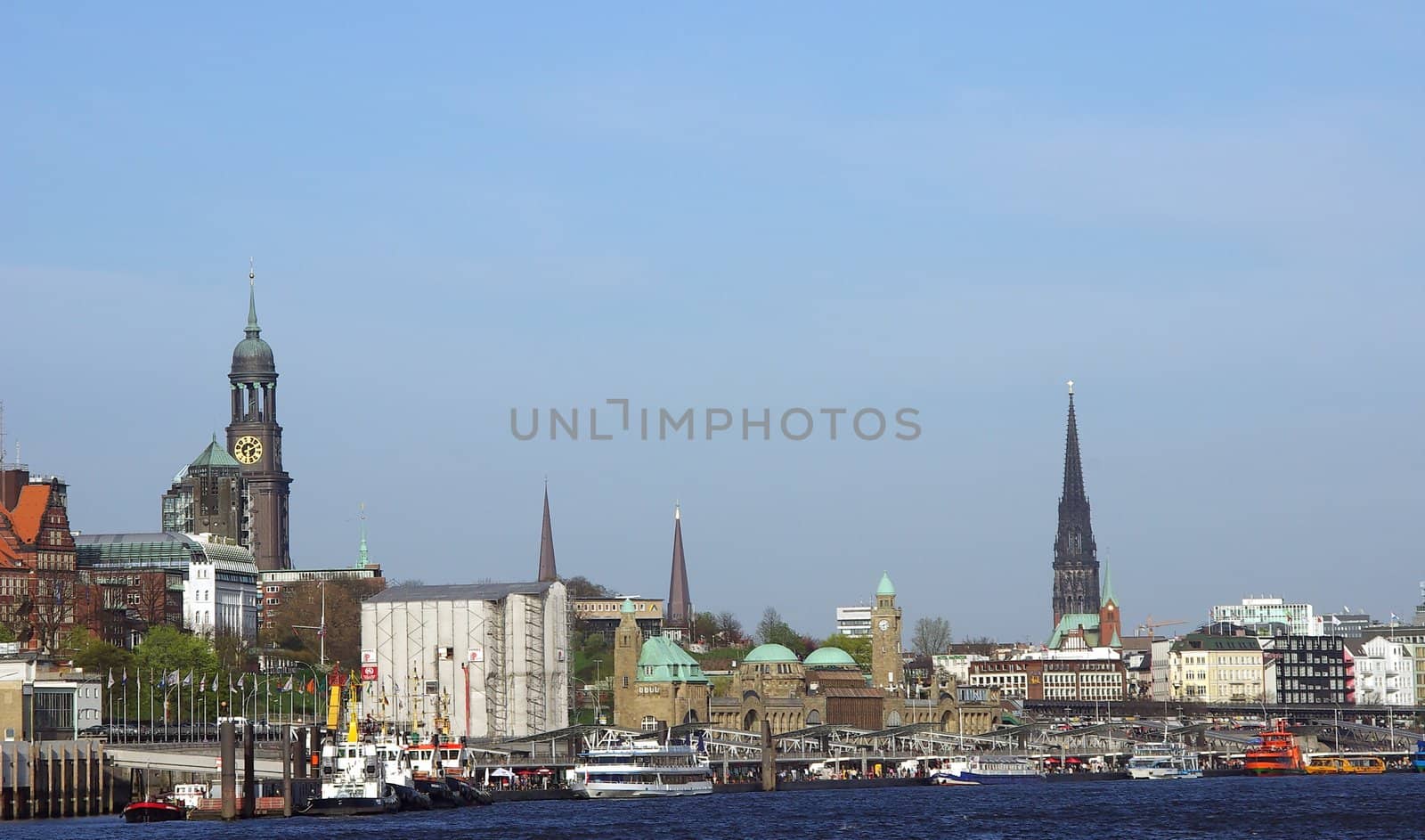 Hamburg Piers by FotoFrank