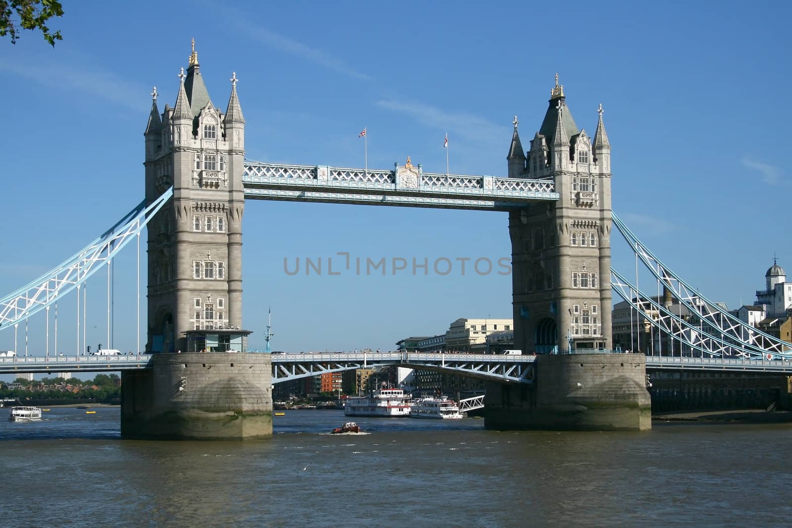 london tower bridge by Brightdawn