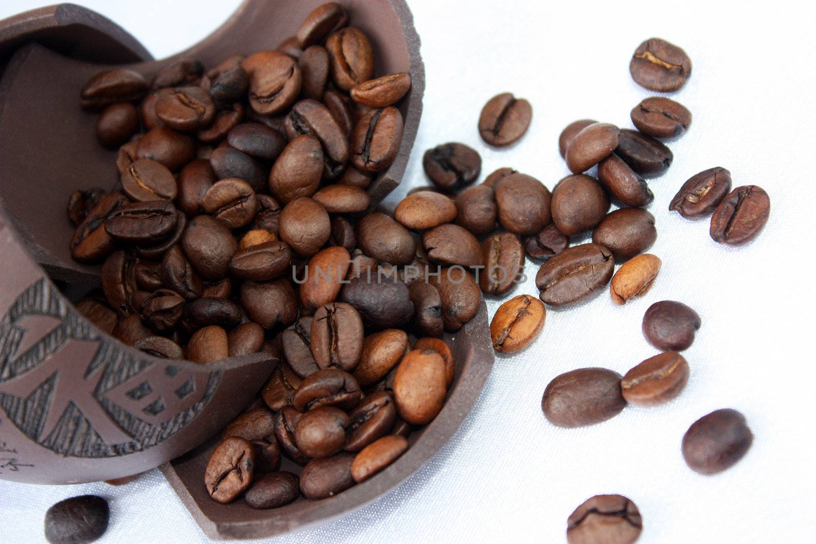 fresh coffee beans, roasted corn, fresh and fragrant coffee beans, this coffee