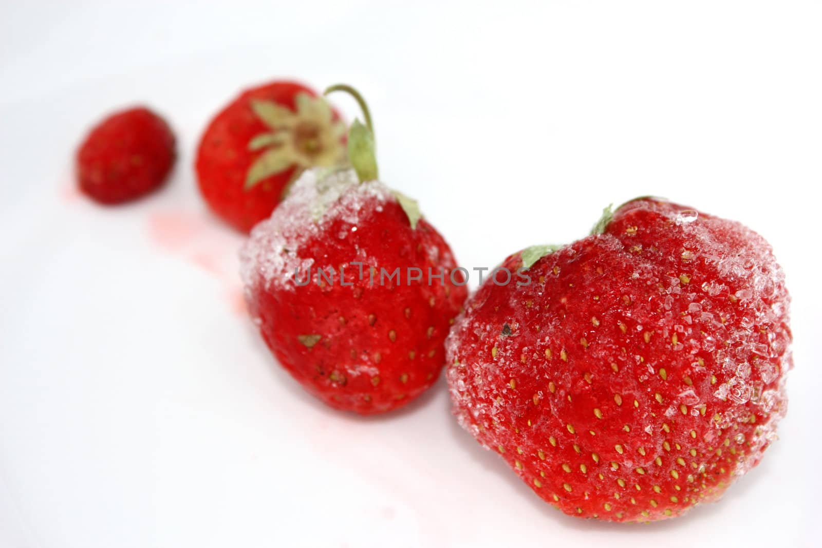 ripe strawberries, frozen strawberries, fresh berries, juicy strawberry