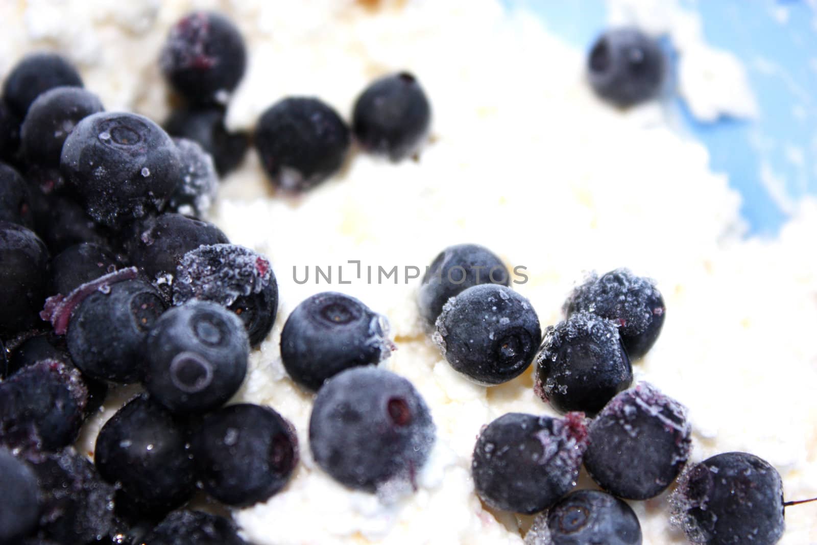 ripe blueberries with cream cheese, frozen blueberries, fresh blueberries, healthy food