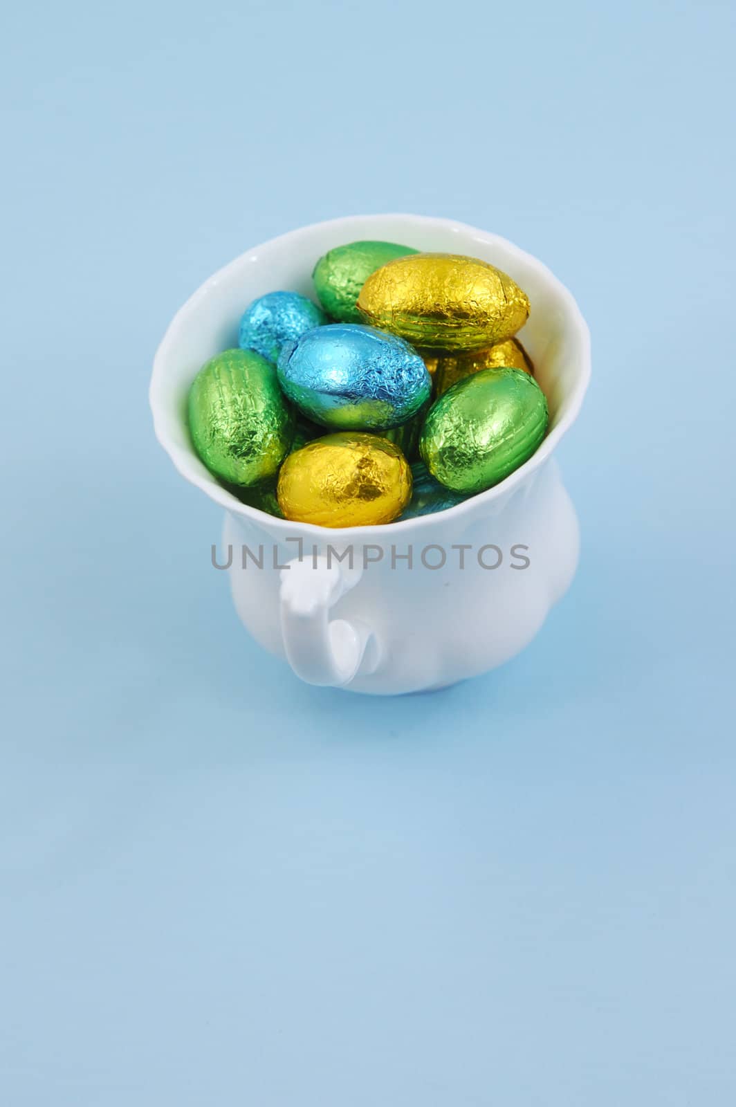 Chocolate easter eggs in cup
easter eggs in white cup