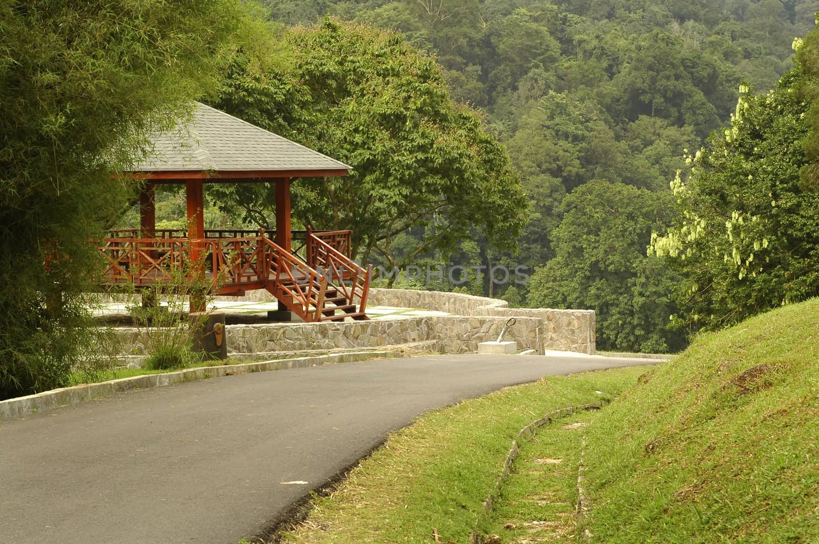 A wooden hut at the park for resting and site-seeing