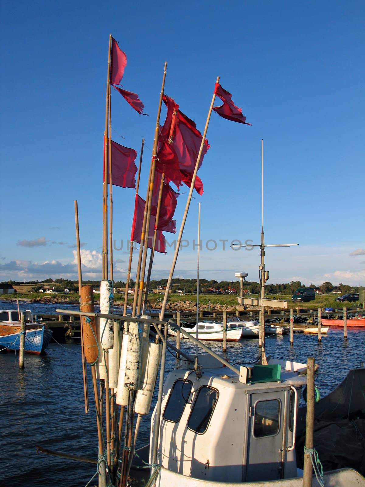 Small fishing boat by Ronyzmbow