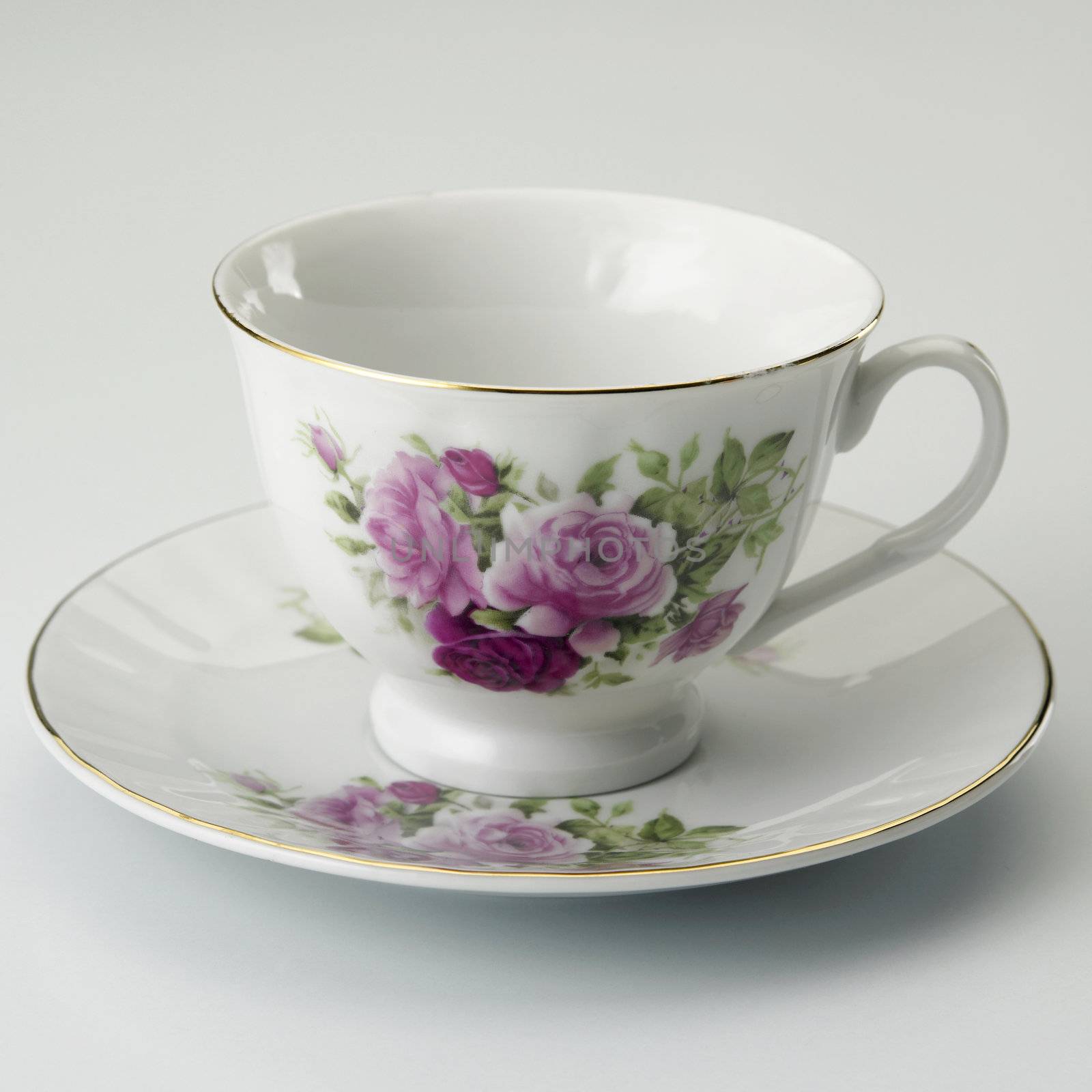 tea cup by eskaylim