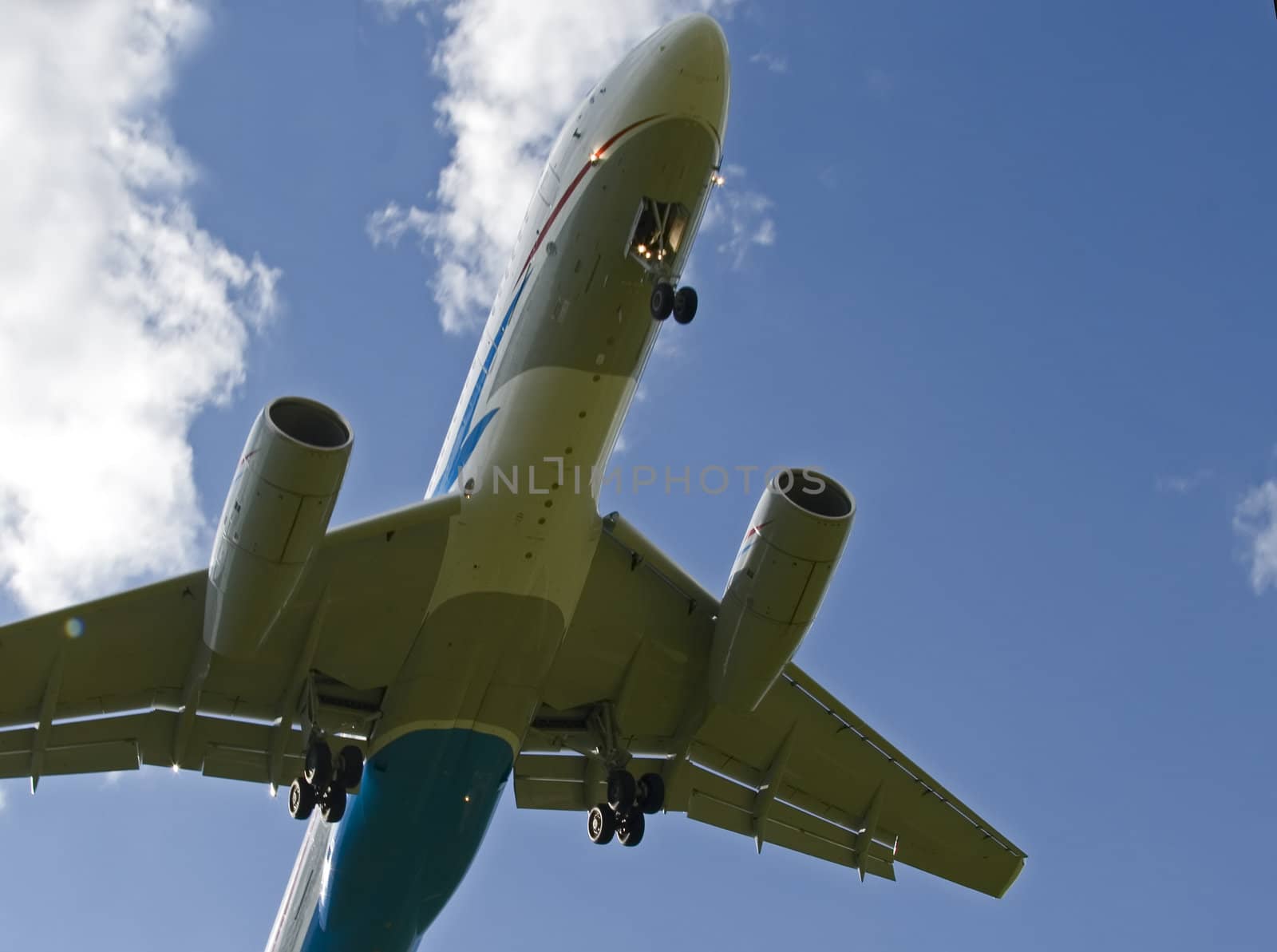 Tupolev Tu-204 landing approach