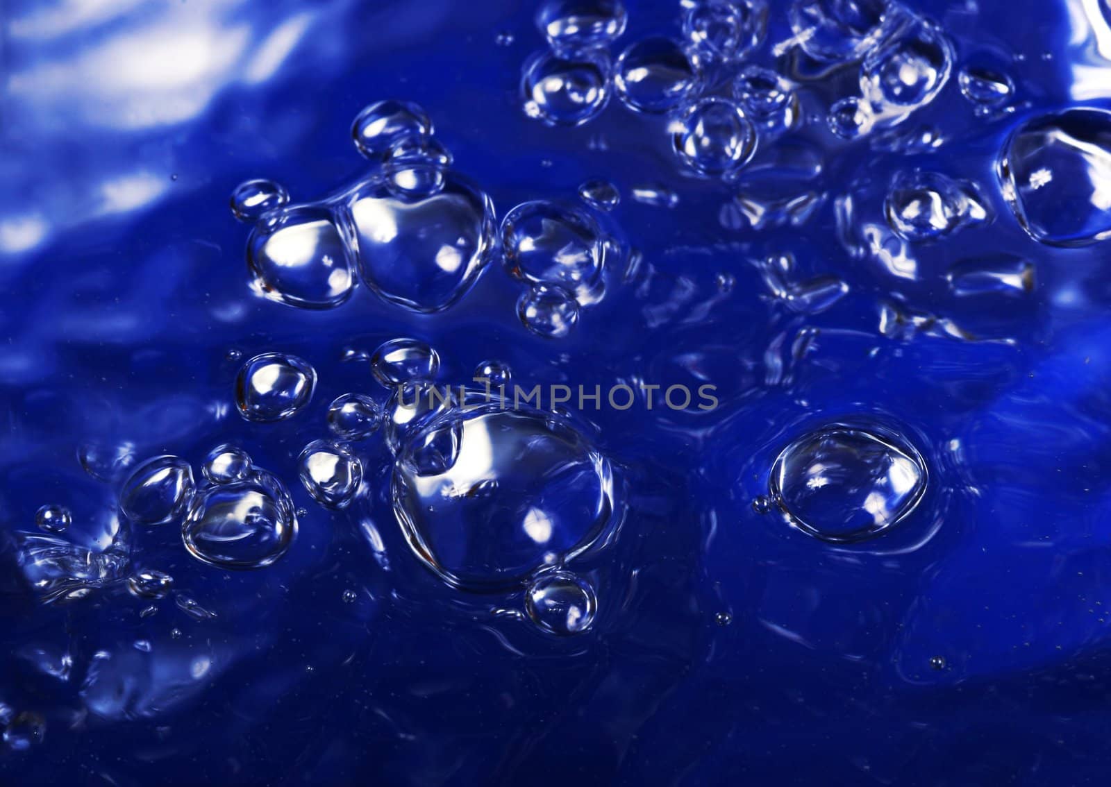 Airbubbles on surface of water