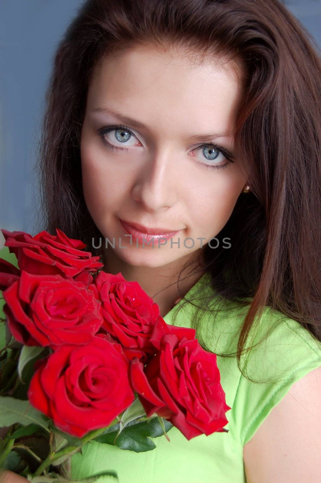 beautiful girl with red roses