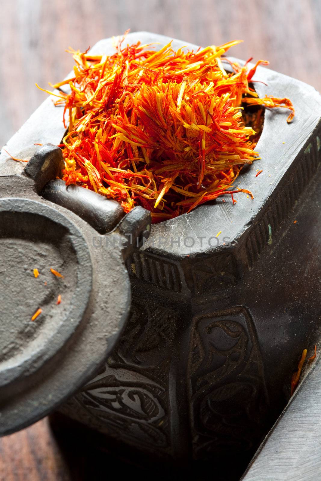 Saffron on iron tin by Gravicapa