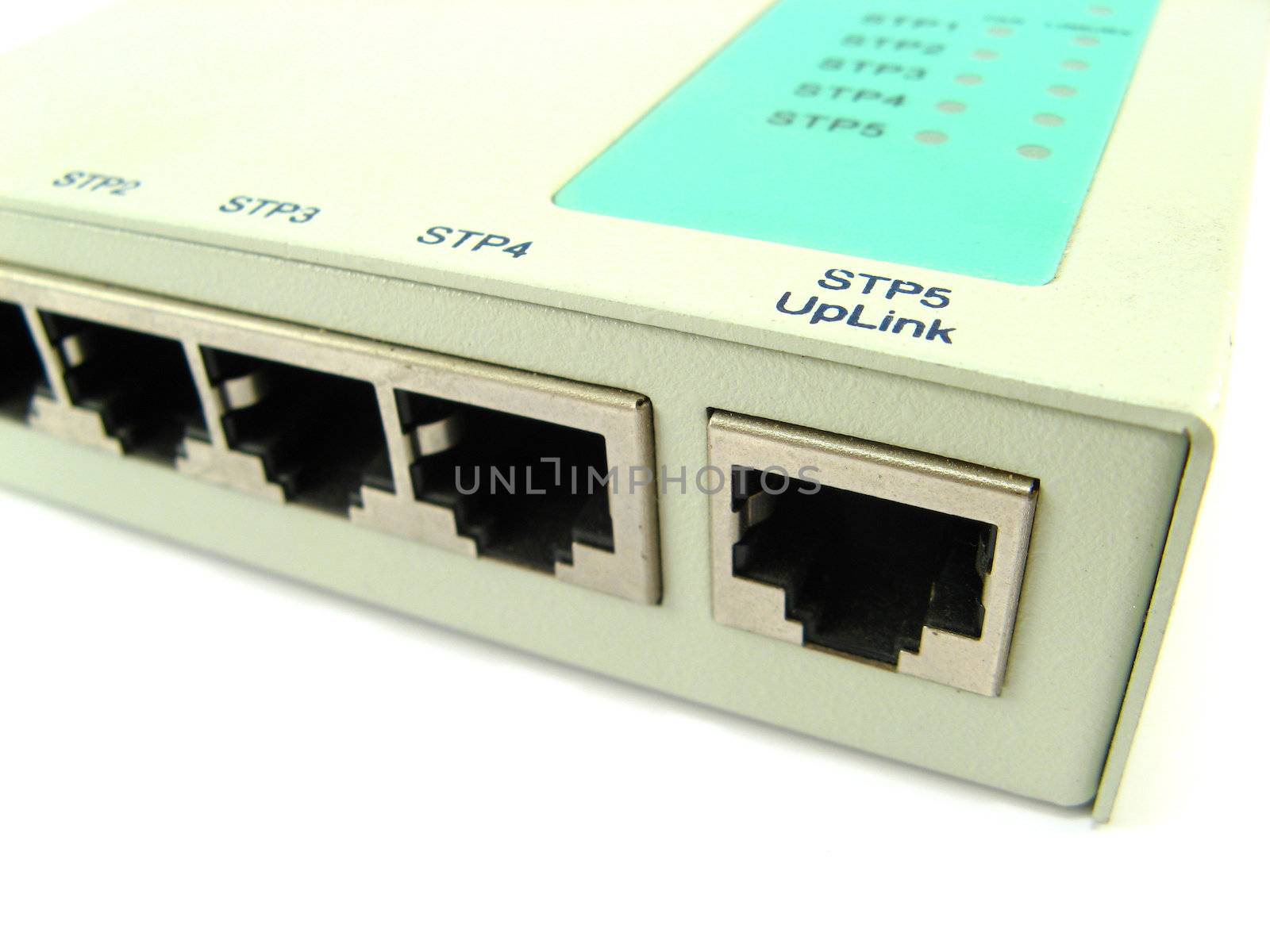 close-up image of a 5 ethernet ports hub