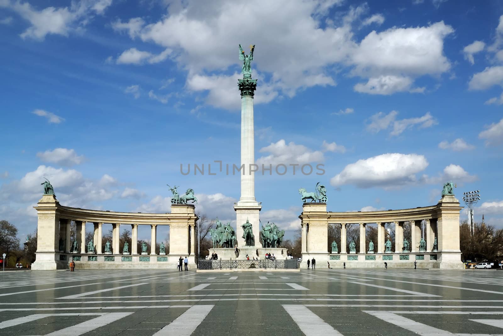 Heroes Square with Millenium Memorial and the horseman Memorial from Prince Arp�d, Budapest, Hungary, Southeast Europe
