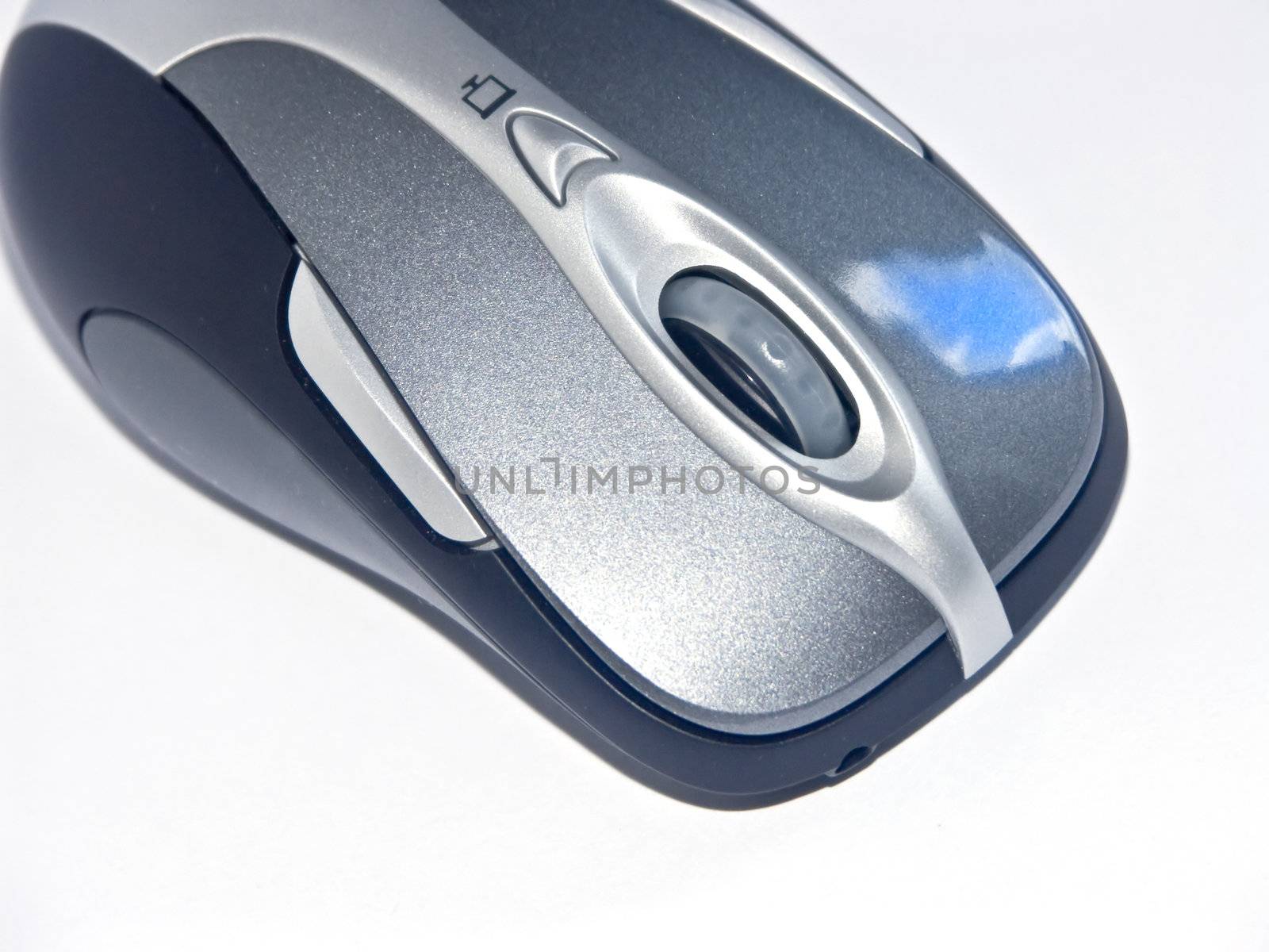 The image of the computer mouse on a homogeneous background