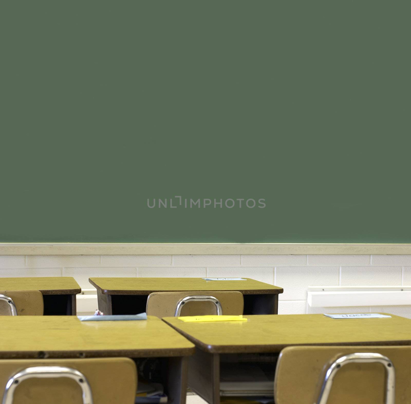 a picture of a school class room