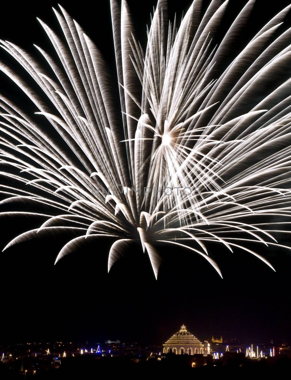 Various details of traditional pyrotechnical firework displays