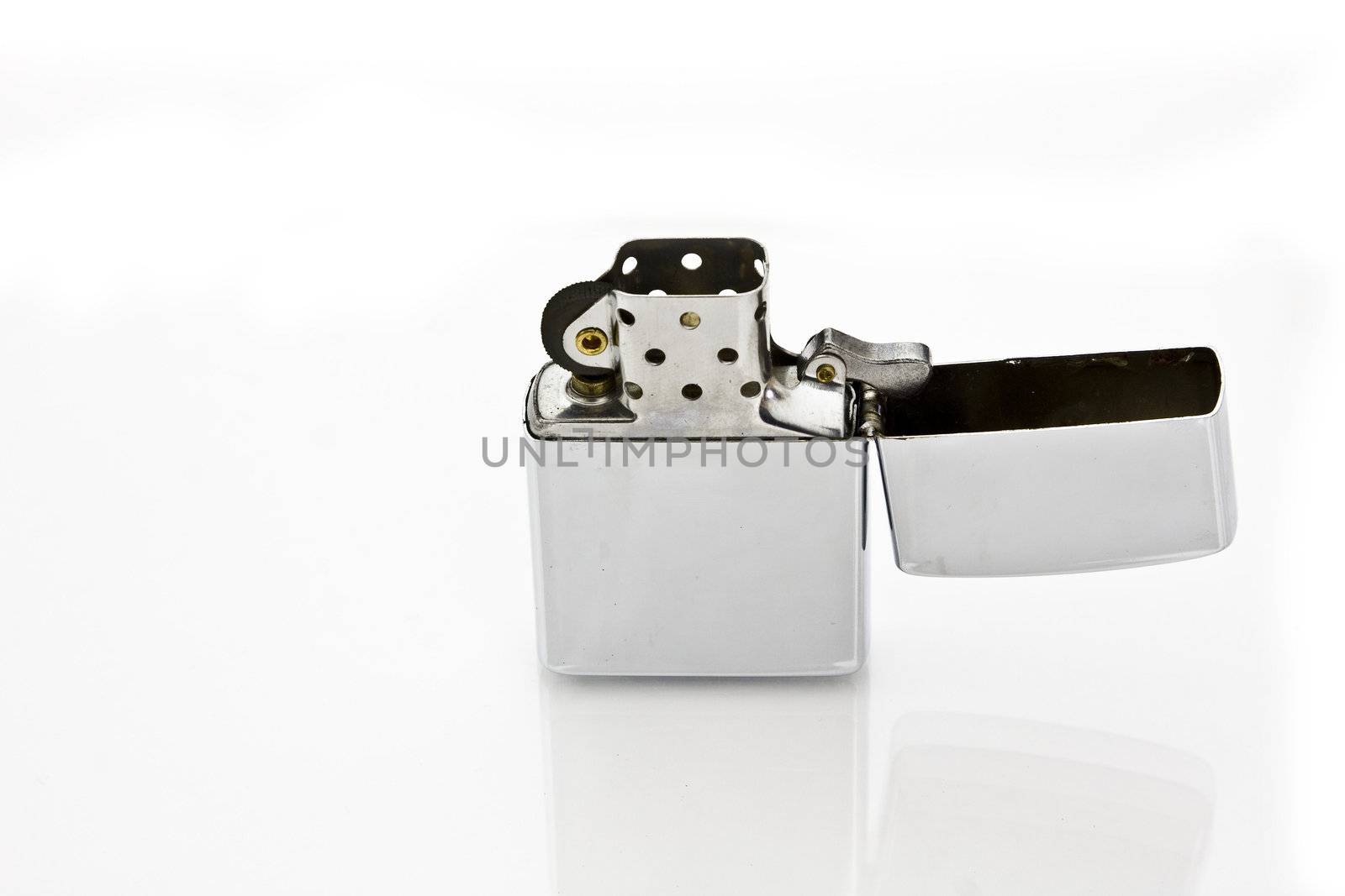 Silver metal lighter  by cozyta