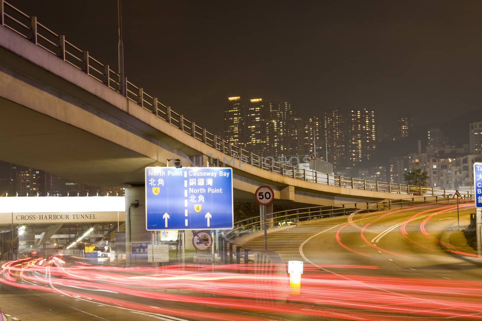 traffic night by cozyta