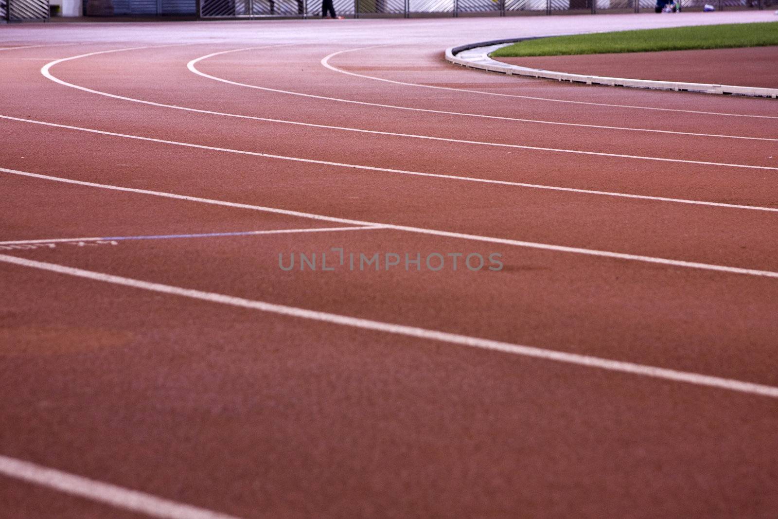 Running lanes on a track in play gorund 