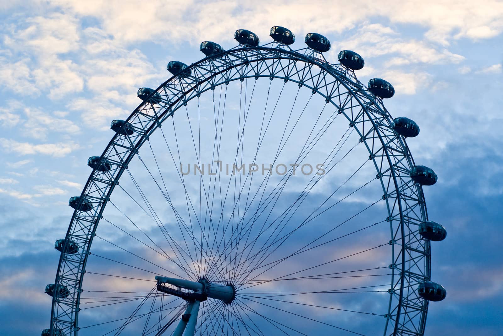 London Eye by fcarucci