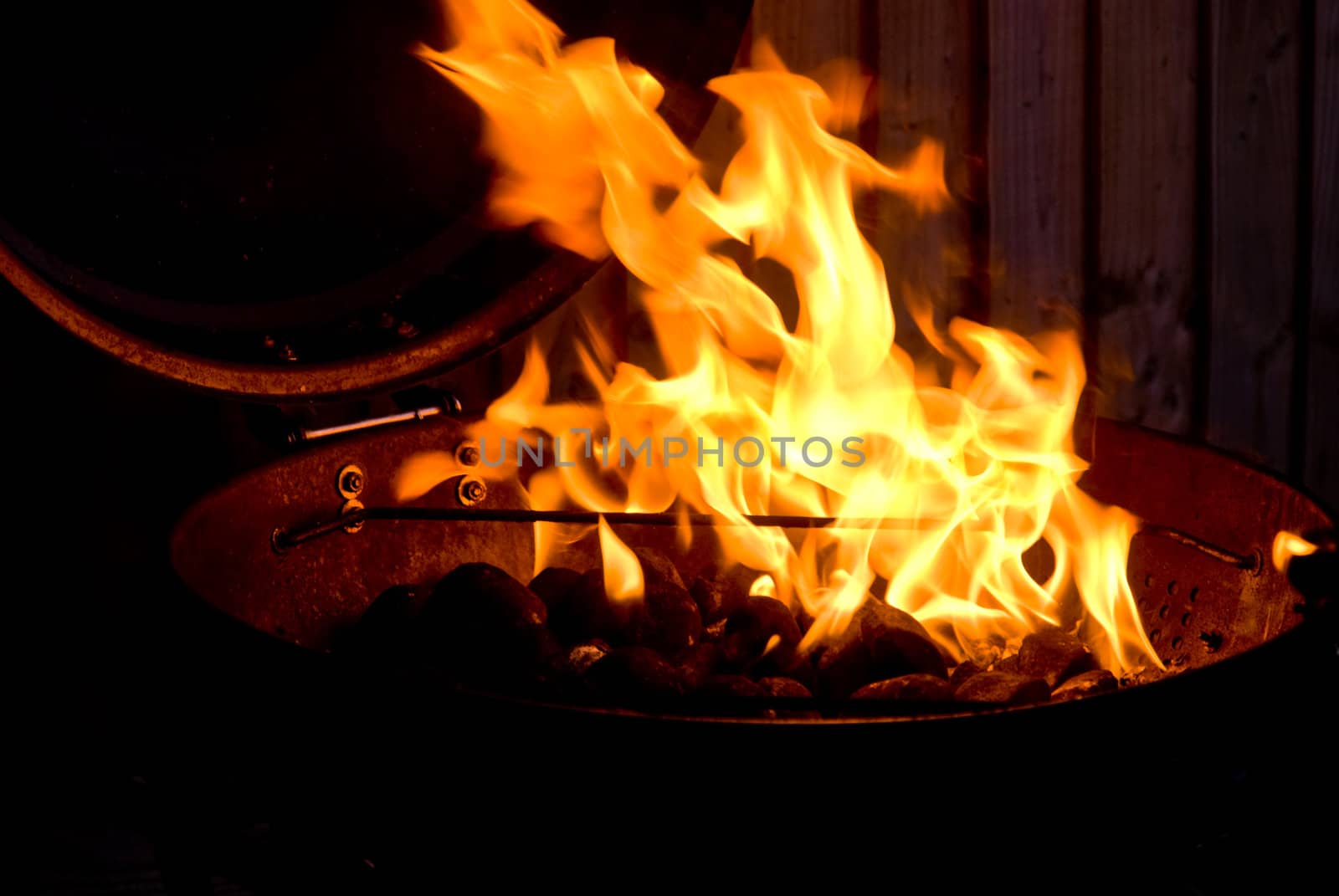 Burning flames (blur) by fcarucci