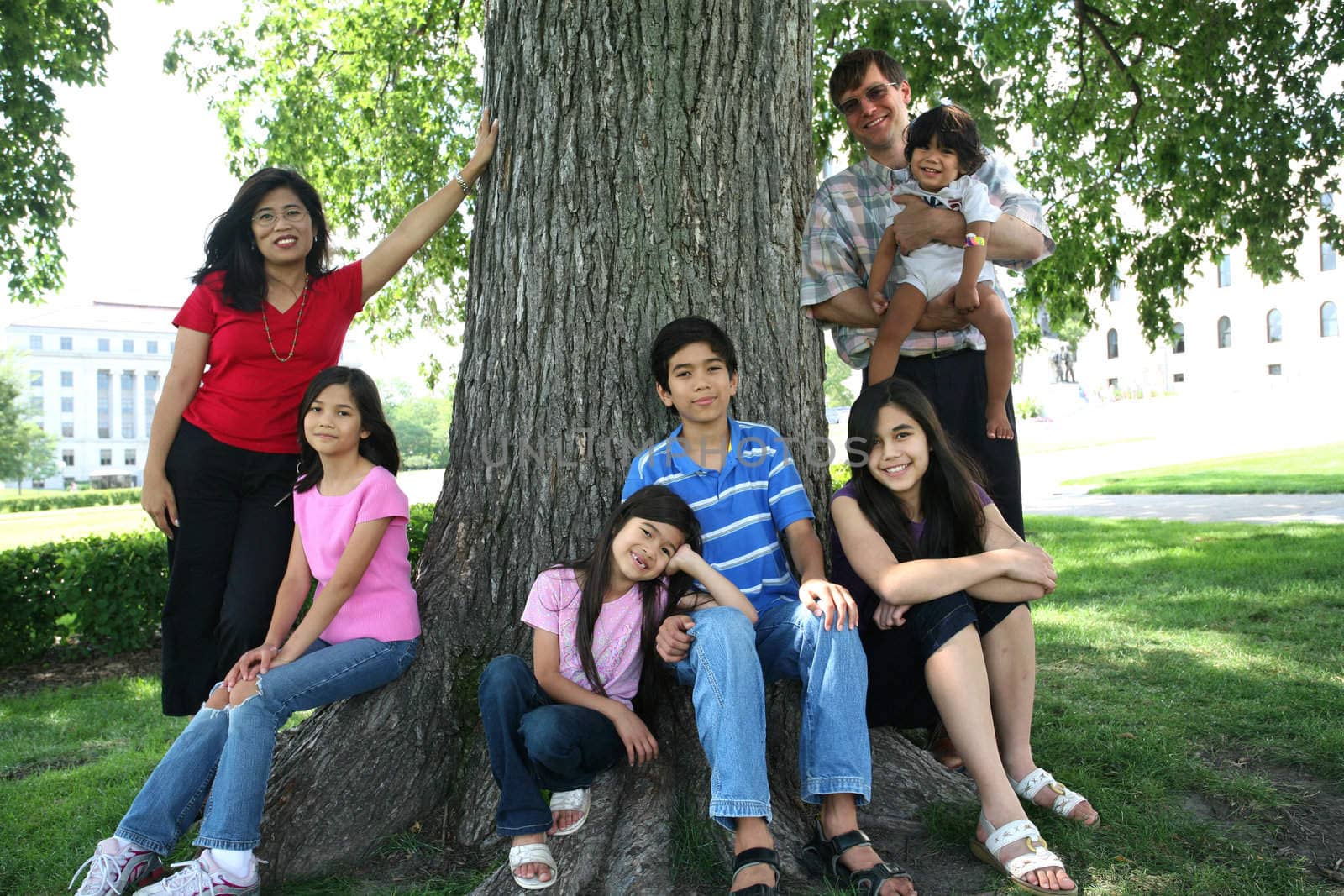 Large multiracial family of seven