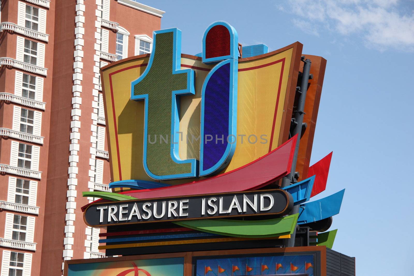 Las Vegas - Treasure Island Hotel by Ffooter