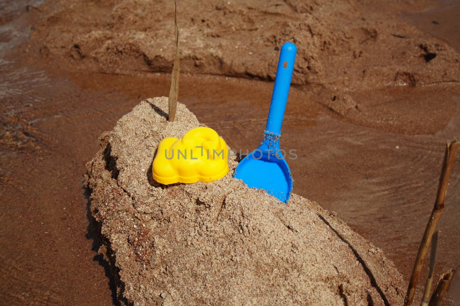 Blue Yellow Sand by aguirre_mar