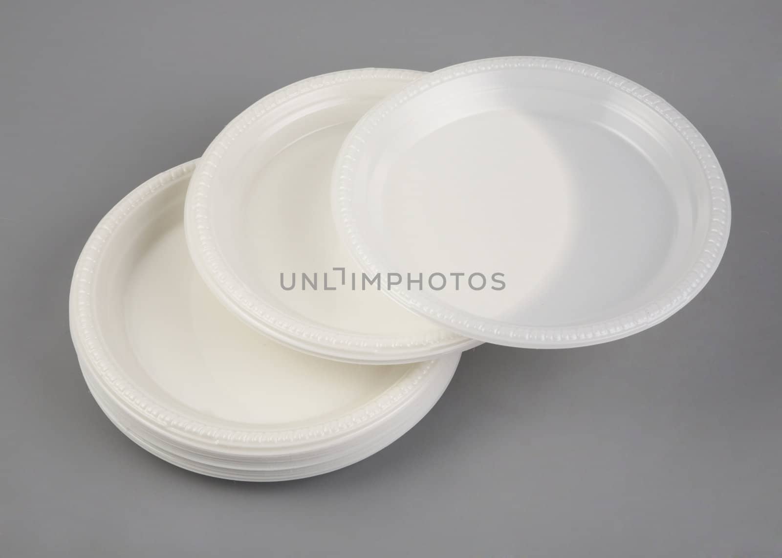 Arrangement of plastic plate. 