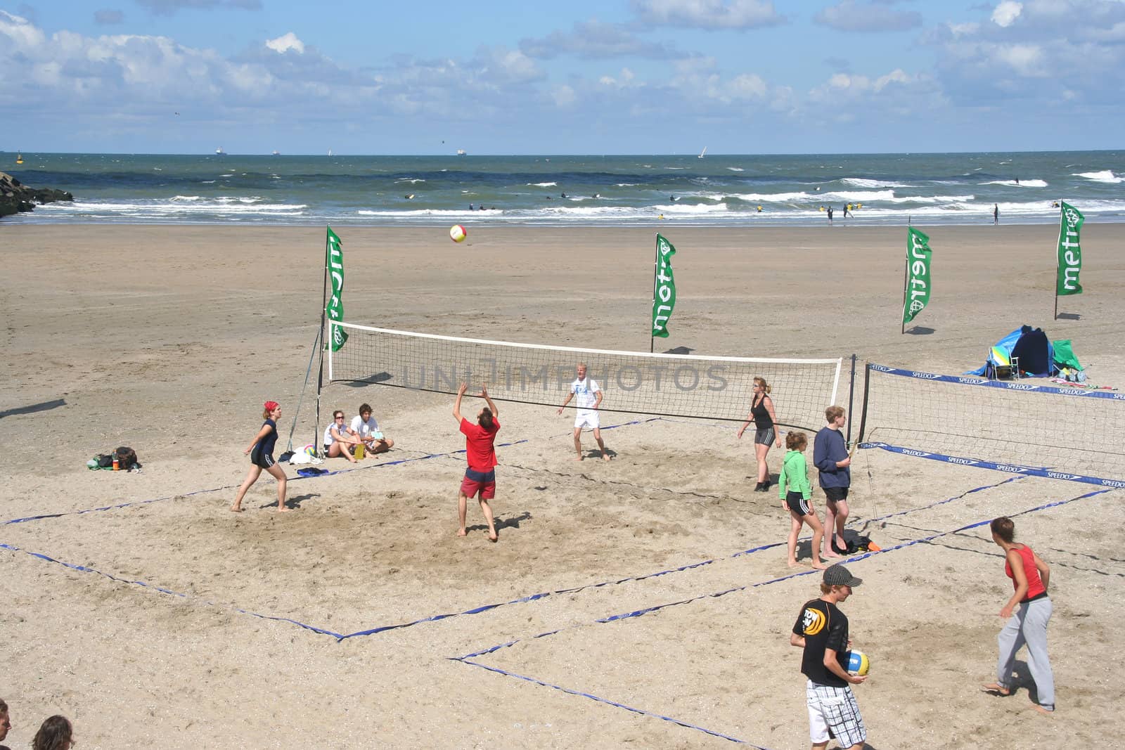 SCHEVENINGEN, HOLLAND - AUGUST 30, 2008: Players at the Dutch championship beach volleybal in Scheveningen on August 30, 2008