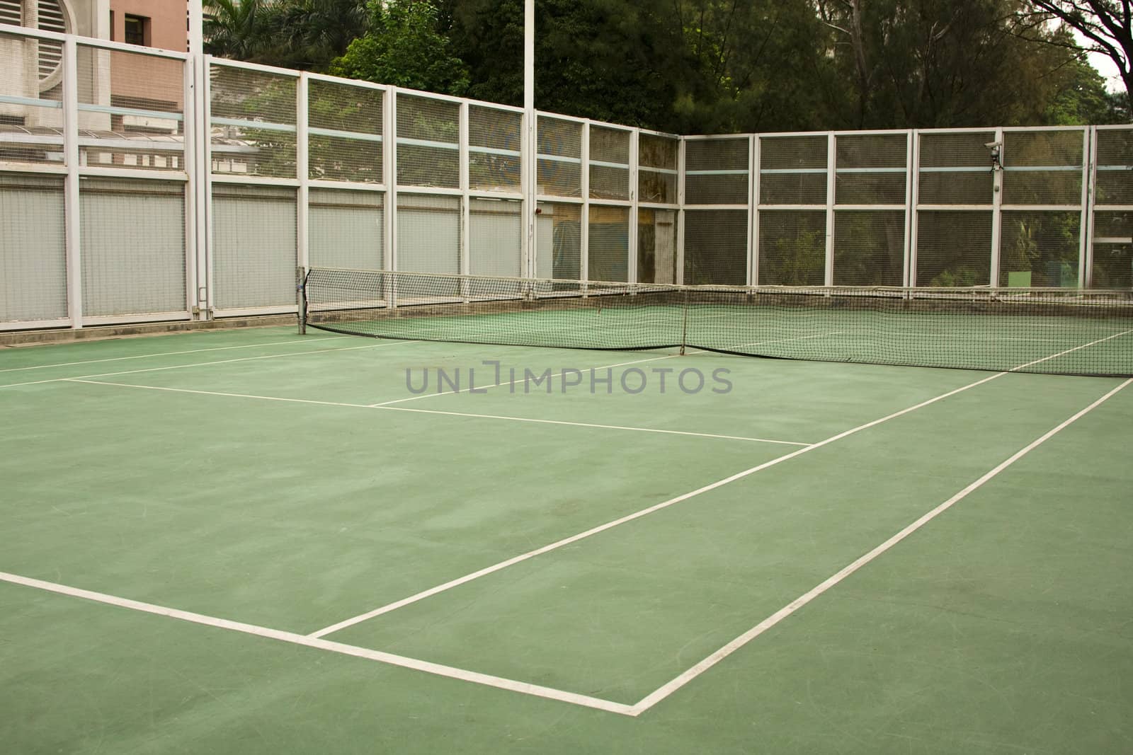 It is a stie for people to play tennis