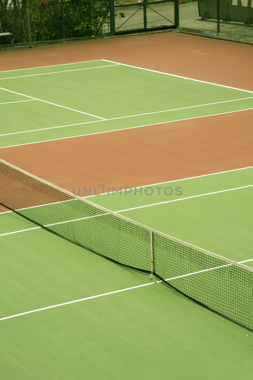 It is a stie for people to play tennis