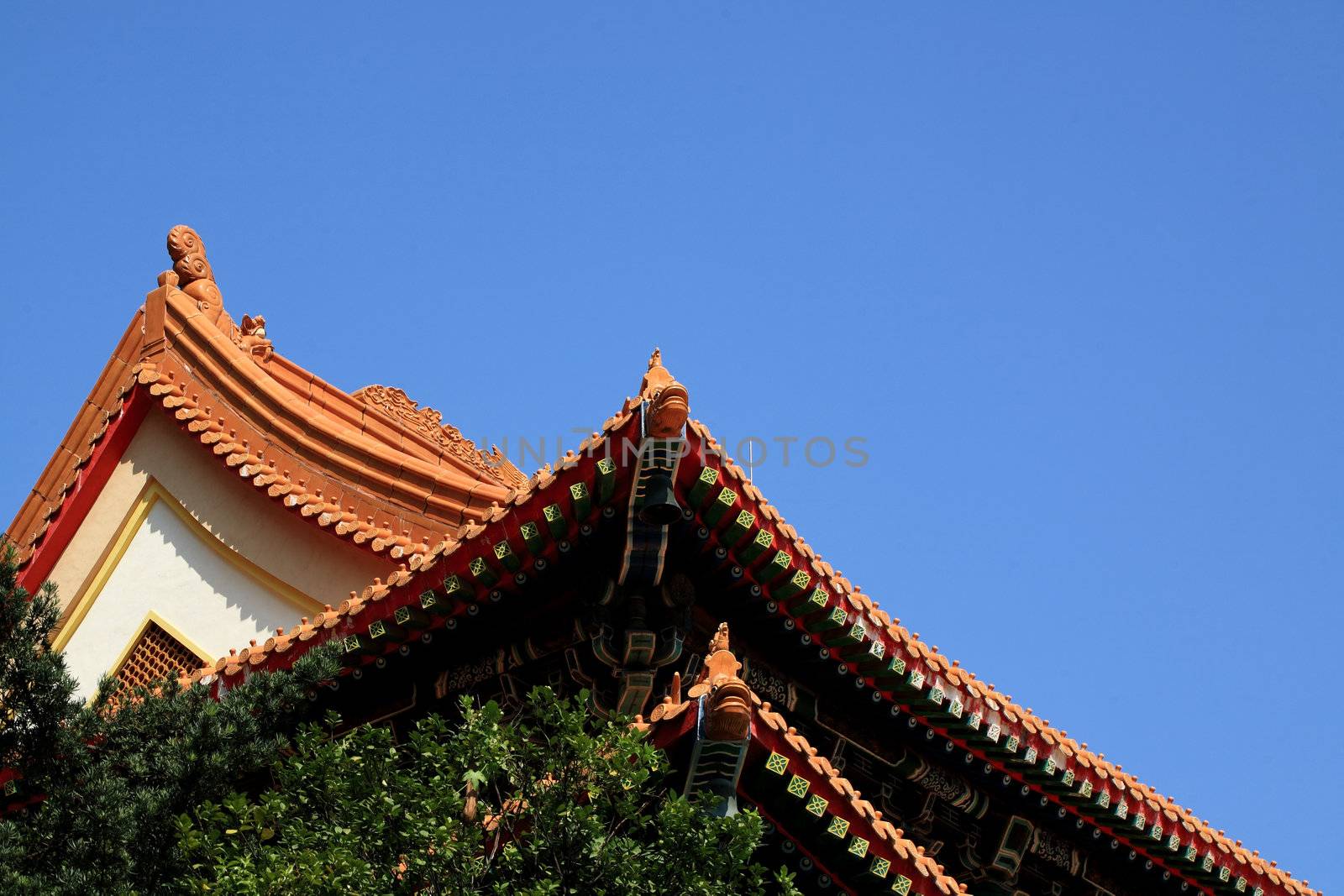 chinese temple roof by leungchopan