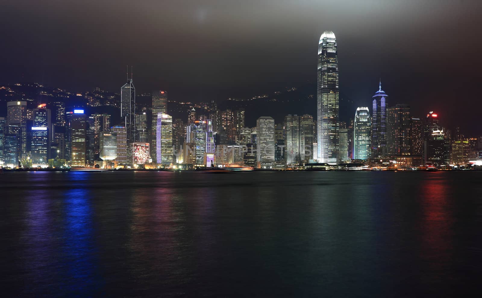 Hong Kong night by leungchopan